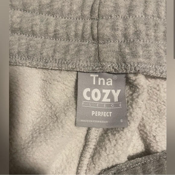 Aritzia TNA | Perfect Sweatpants | Small - Picture 3 of 4